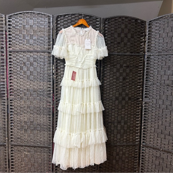 Ivy City Co Dresses & Skirts - Ivy City Co. white Aline mesh overlay tired maxi dress size XS brand new
